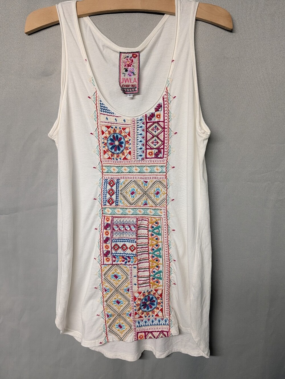Johnny Was 💢 White Tank Top With Multicolor Geometric Embroidery Size Small